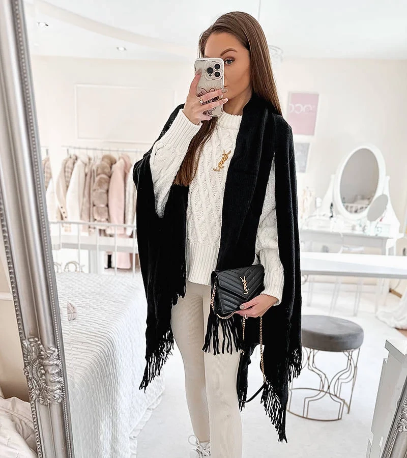 Fekete rojtos Wells köpeny