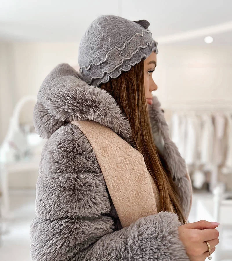 Szürke fodros Zion sapka