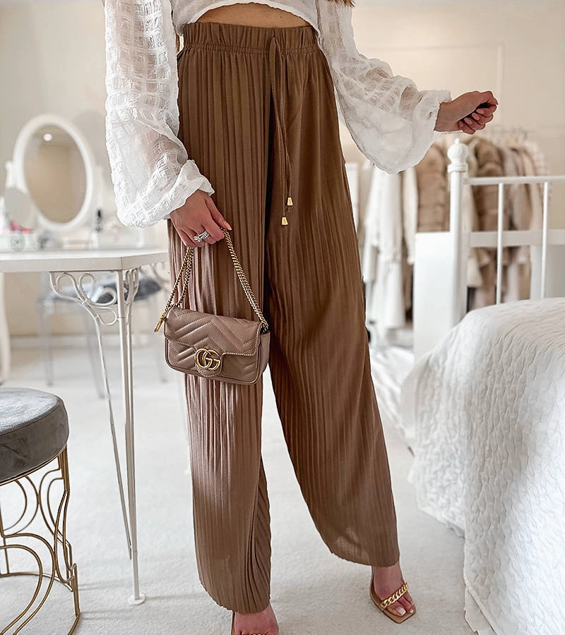 Barna pliszírozott nadrág Florismart