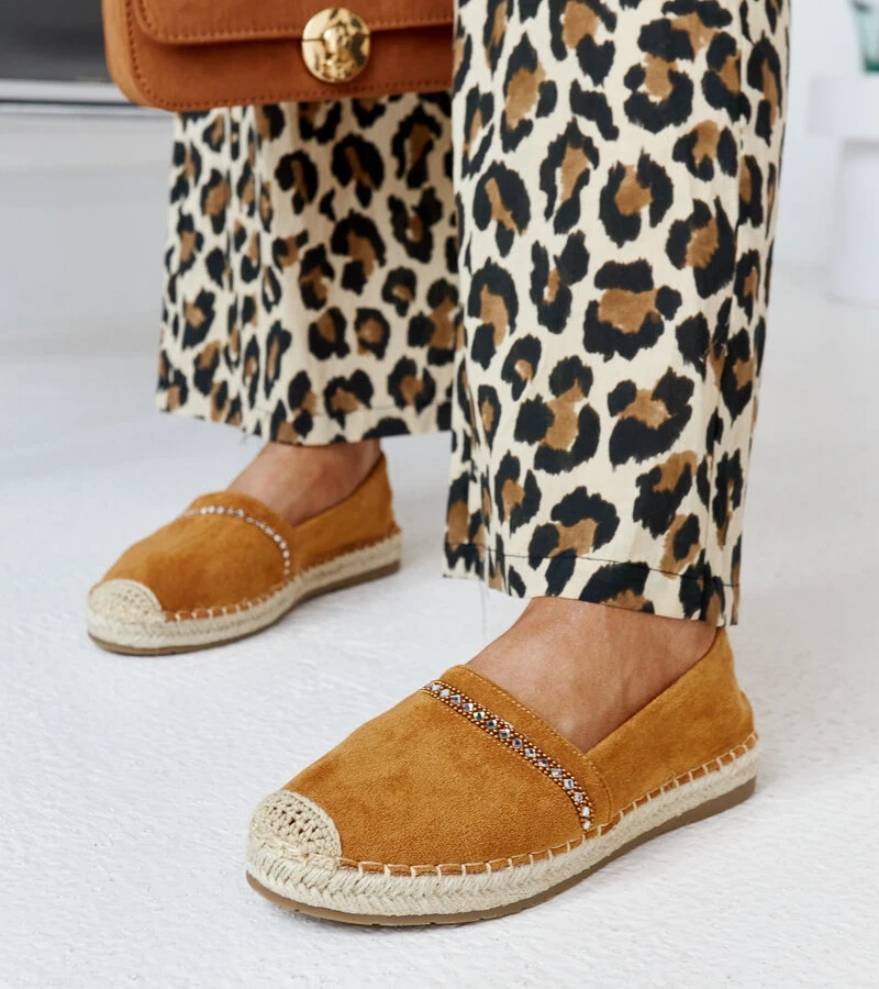 Abia cirkónia díszítésű barna espadrille