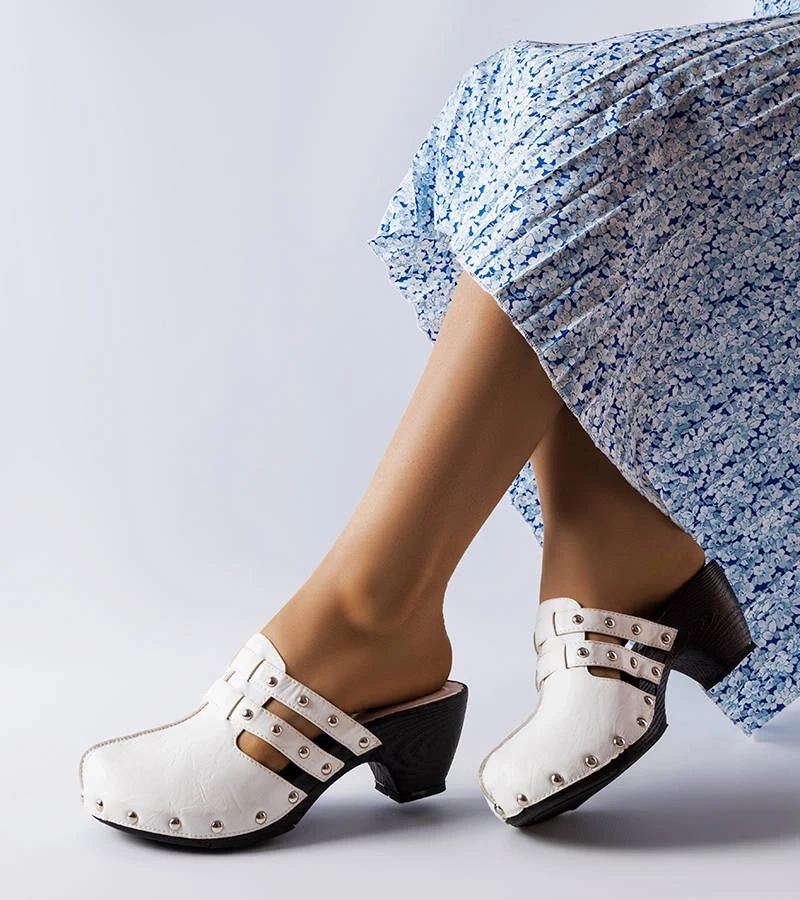 Fehér papucsok Custer típusú