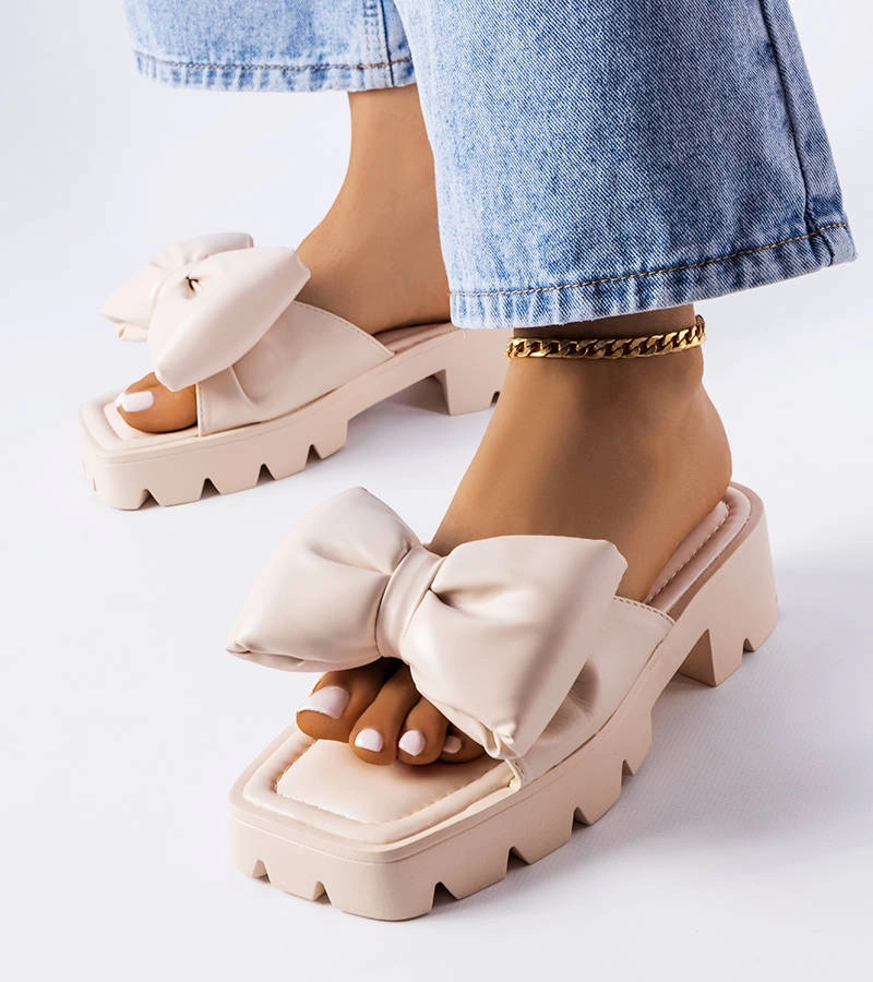 Bossé traktor talpú bézs papucs