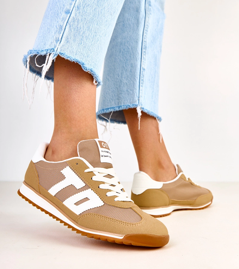 Zöld sportos tornacipők fehér elemekkel Ainslie