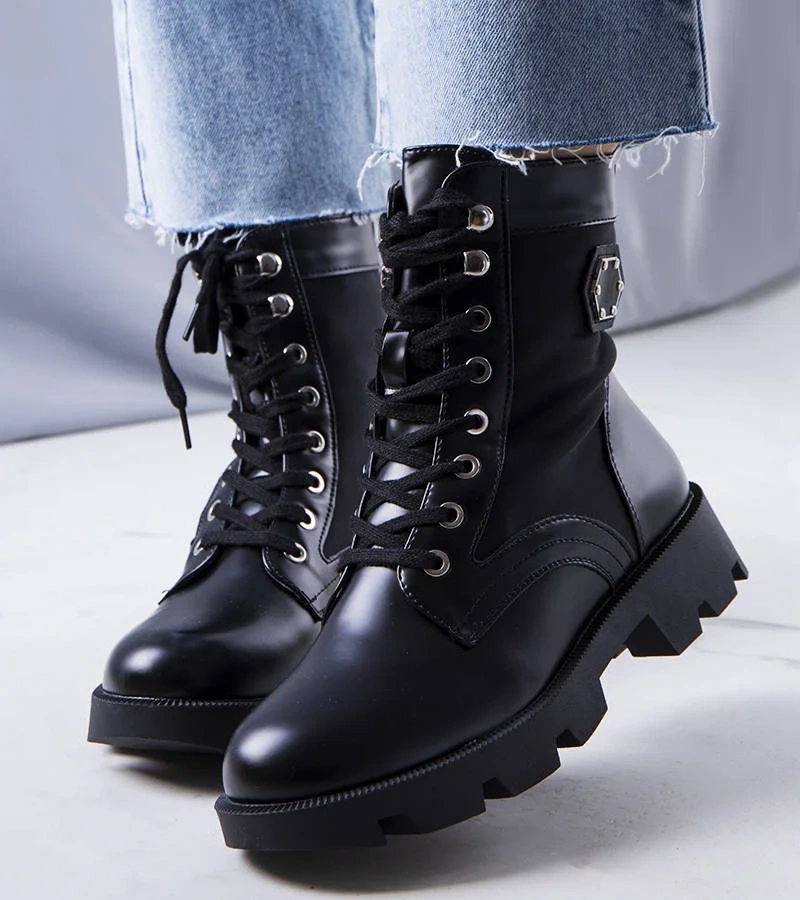 Fekete bélelt trapper Orozo