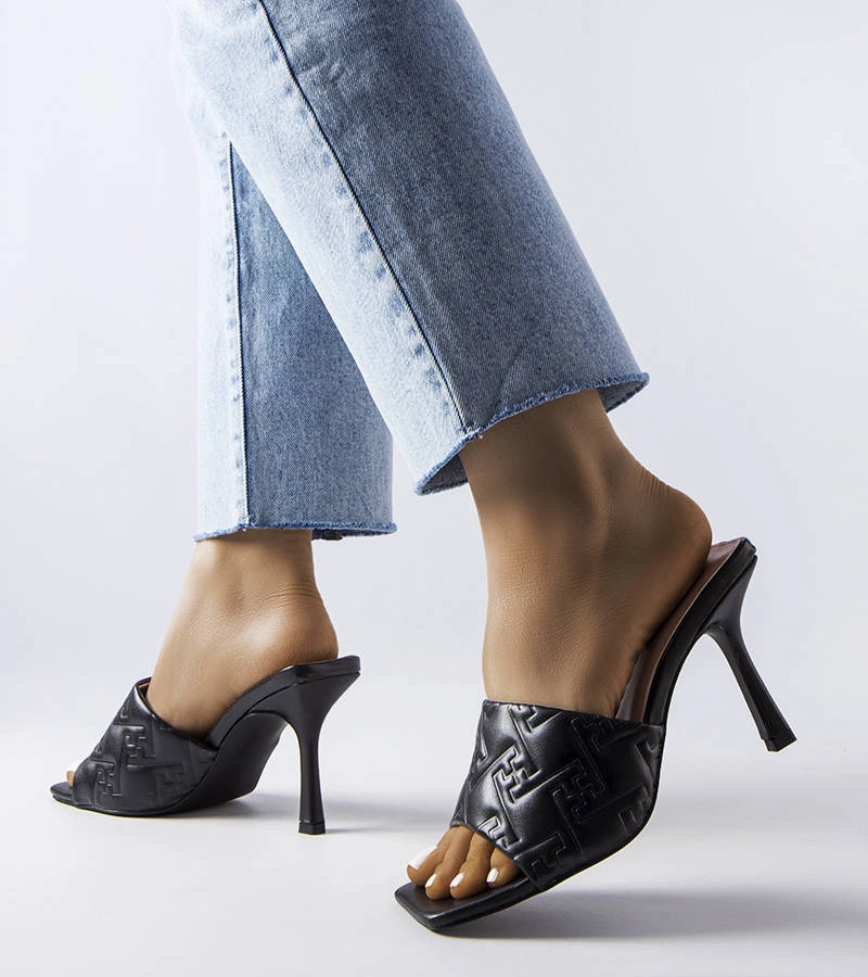 Fekete elegáns magassarkú szandál Cambrina