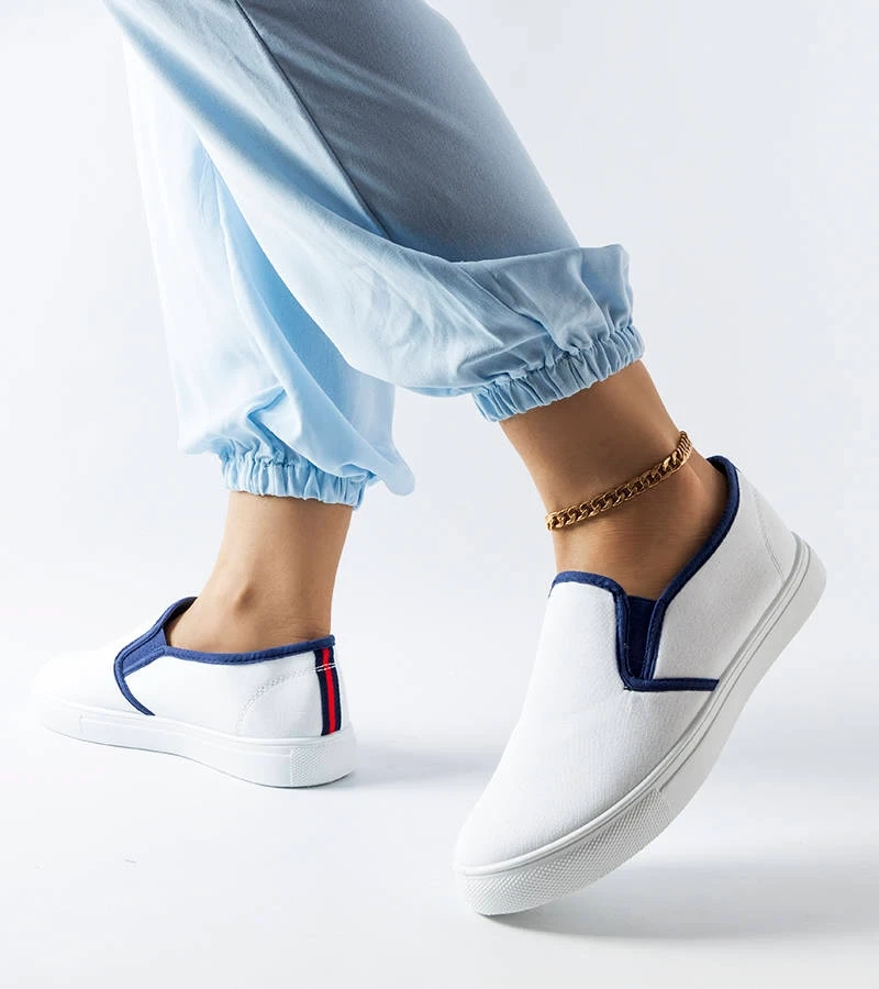 Fehér anyagból készült Cagliari teniszcipők