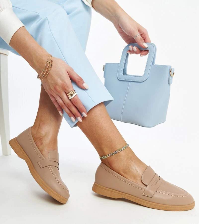 Barna klasszikus Nawrah mokaszinok