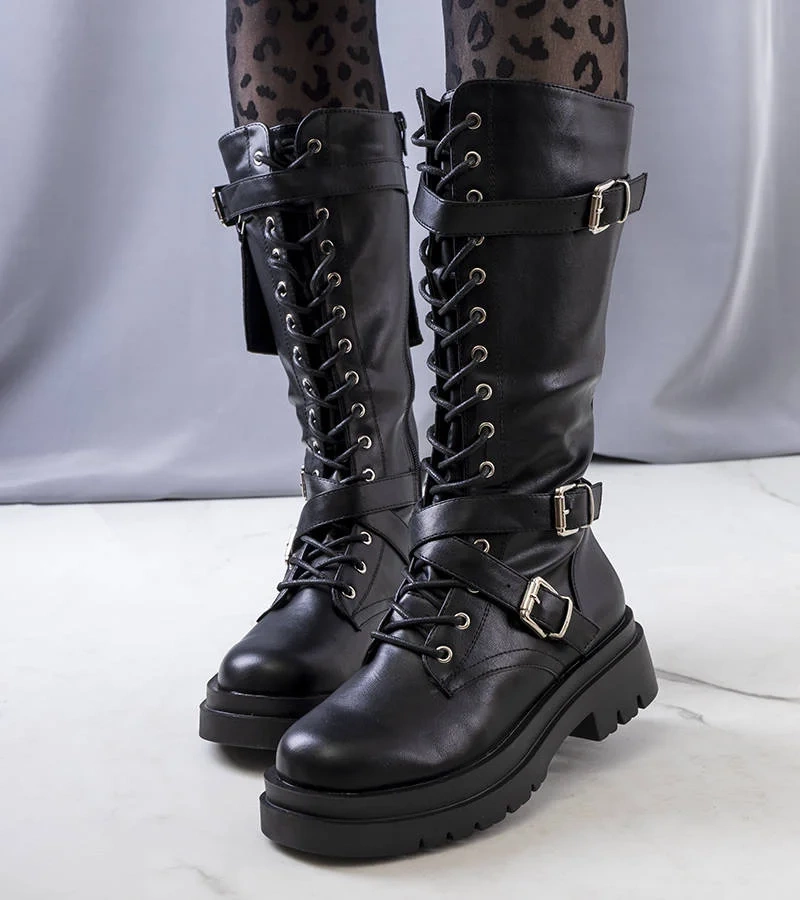 Fekete csizma Himes táskával