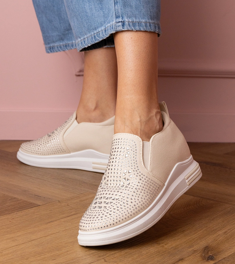 Bézs női tornacipő cirkóniával rejtett telitalpú Jeremi