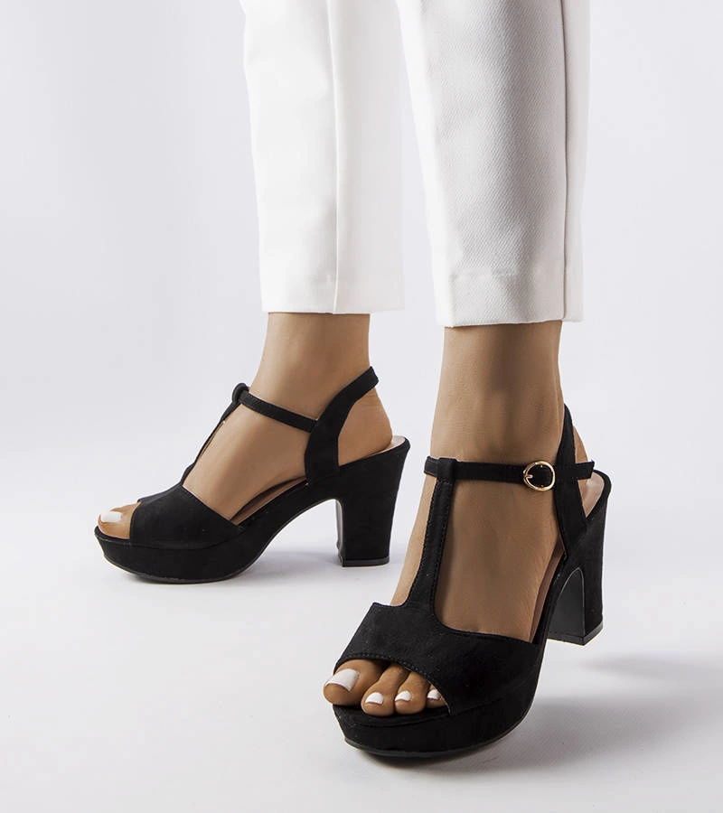 Fekete sarokszandál Tearlach