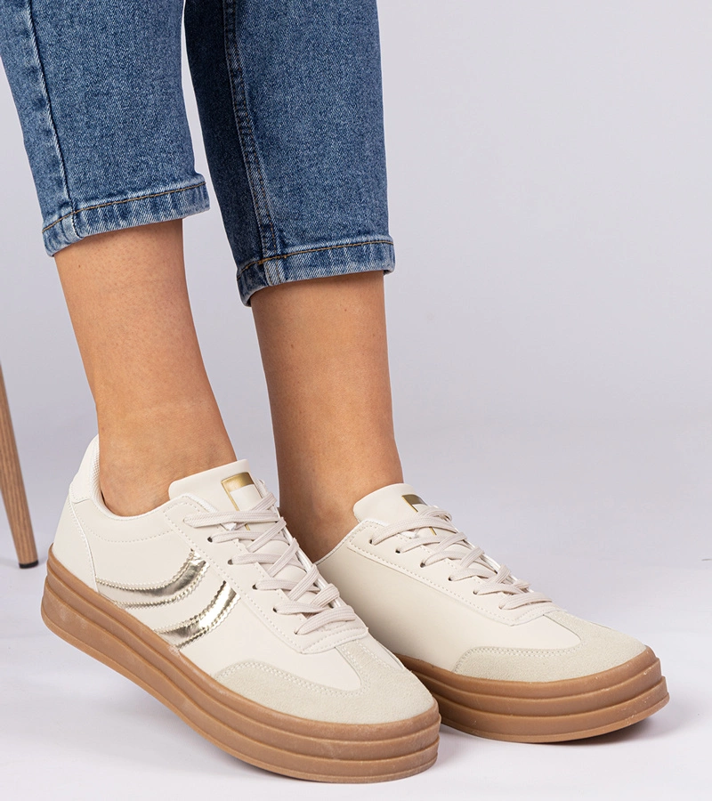 Bézs női tornacipő arany díszítéssel Melly