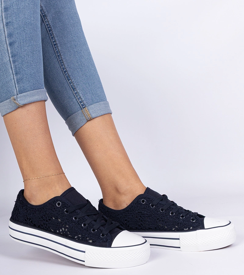 Sötétkék női lyukacsos tornacipő Fernansis