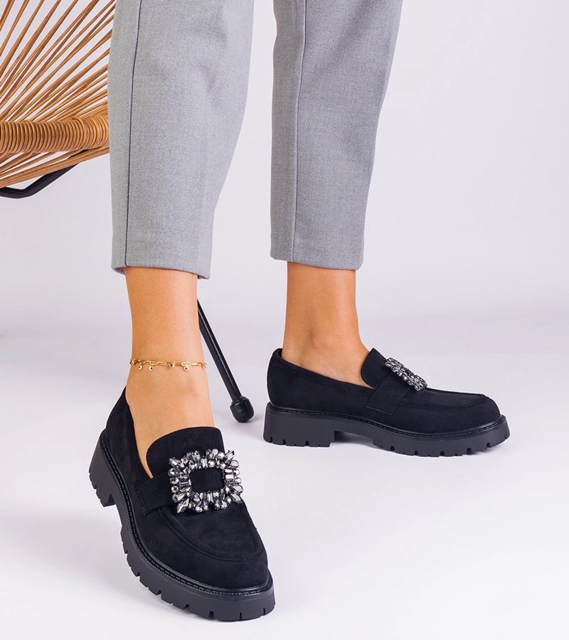 Peletino fekete női mokaszin ökobőrből elegáns díszítéssel