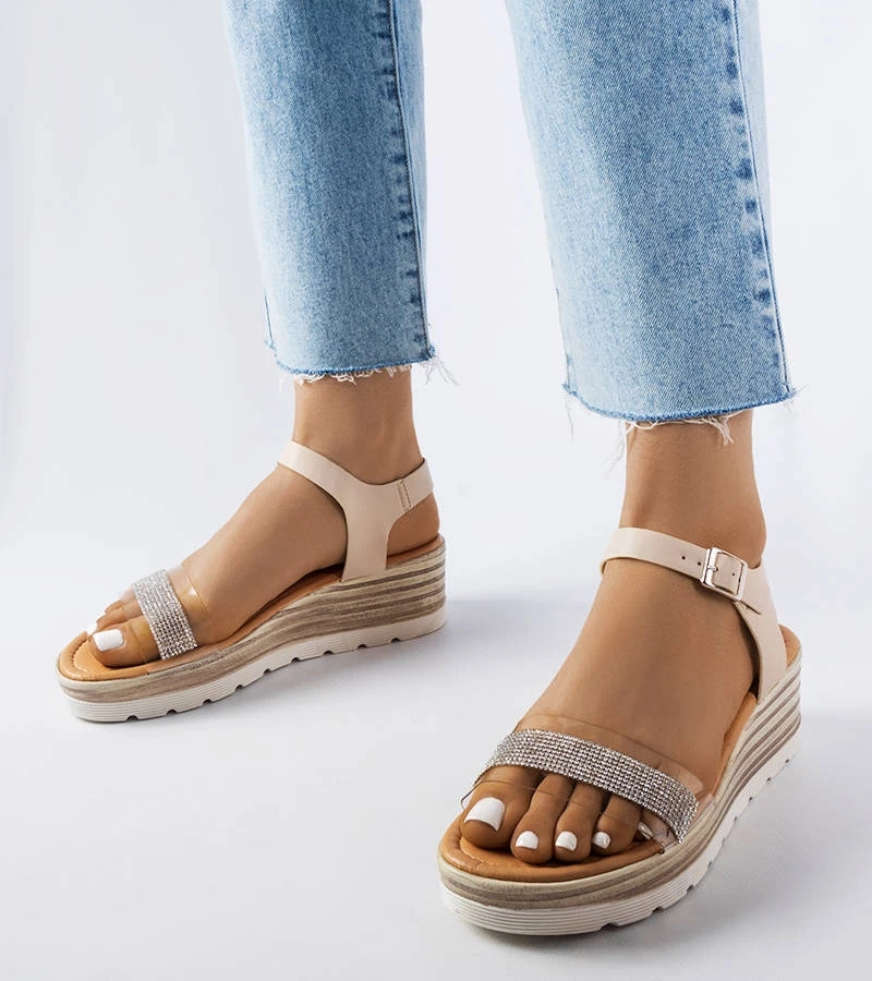 Bussière bézs szandál talppal