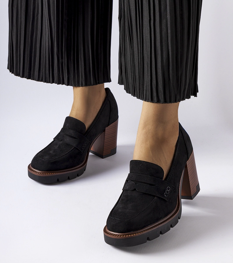 Fekete bőr betétes Vinceza cipők