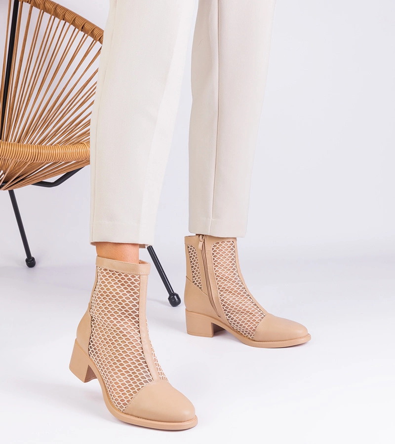 Melarka bézs hálós bokacsizma oszlopos sarokkal