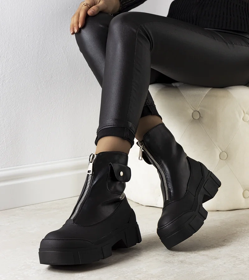 Fekete női bokacsizma Vintella