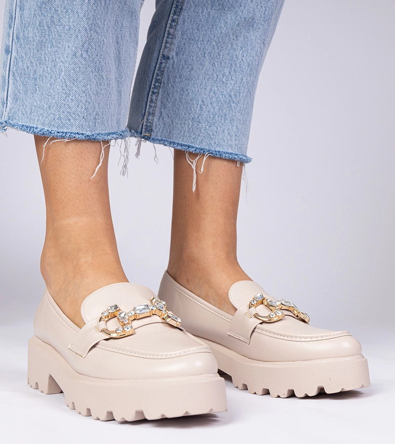 Bézs elegáns mokaszinok cirkóniával Zelda