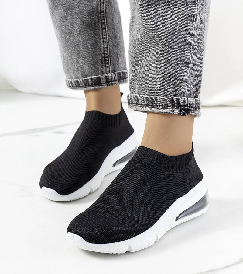 Fekete Trudy tornacipők