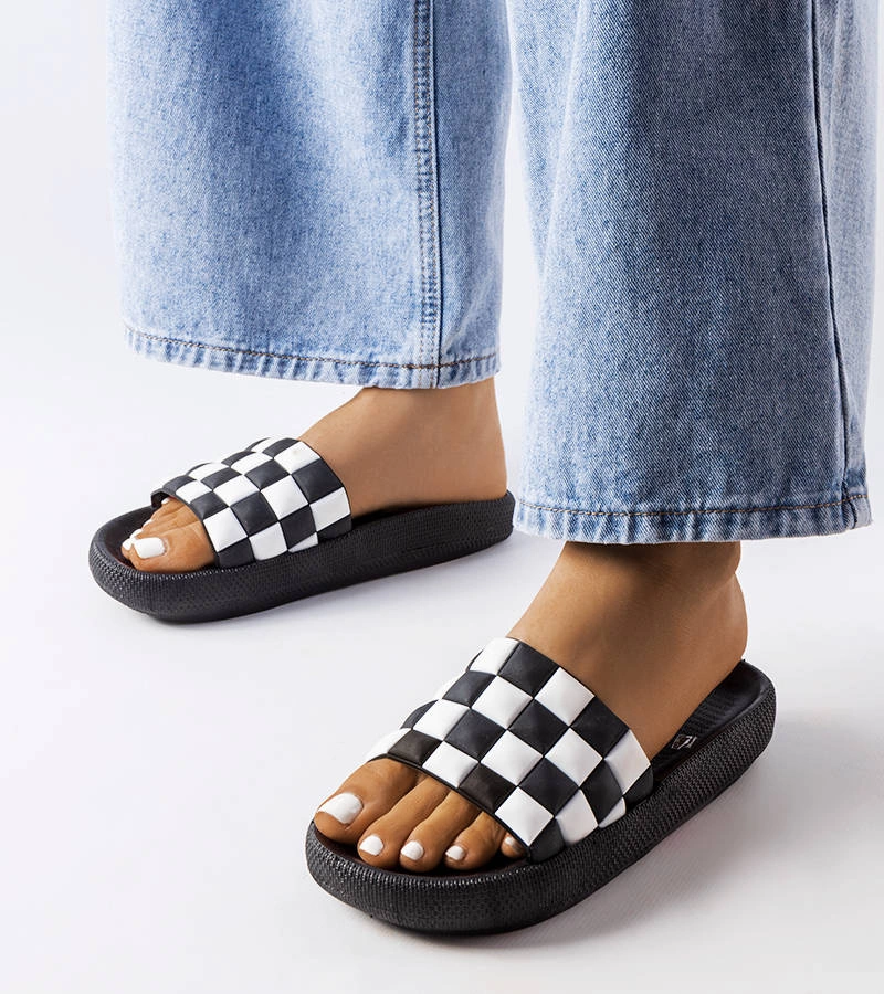 Fekete gumi platformos papucsok Elin