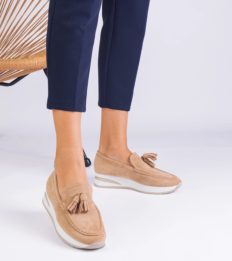 Selerina női bézs platform mokaszin díszítéssel