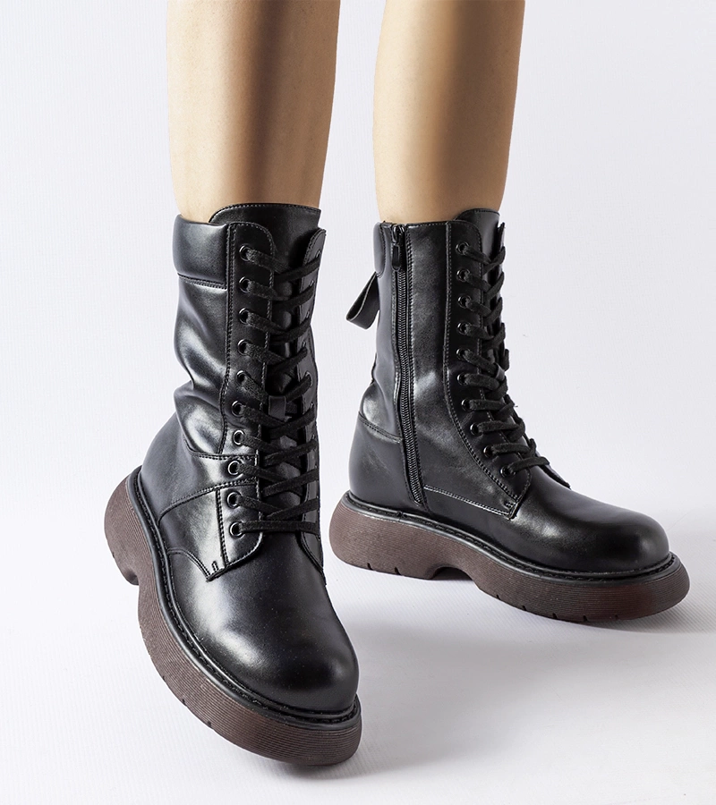 Fekete bélelt bakancsok barna talppal Beata