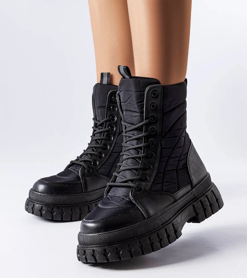 Fekete bélelt hótaposók Collin