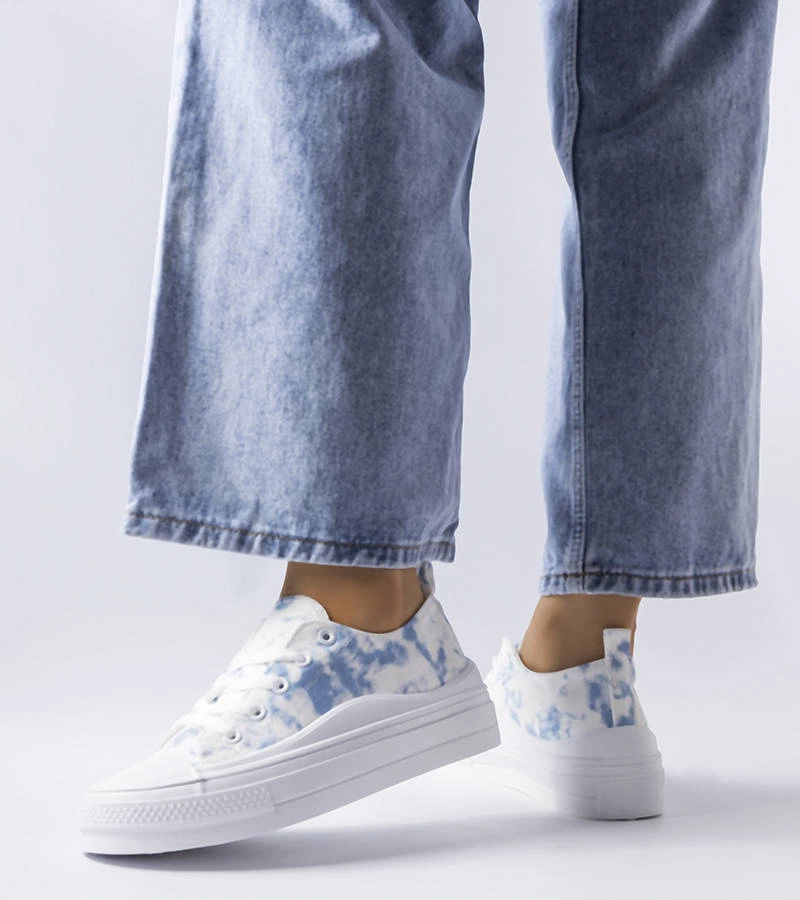 Fehér tornacipők kék hangsúllyal Blais