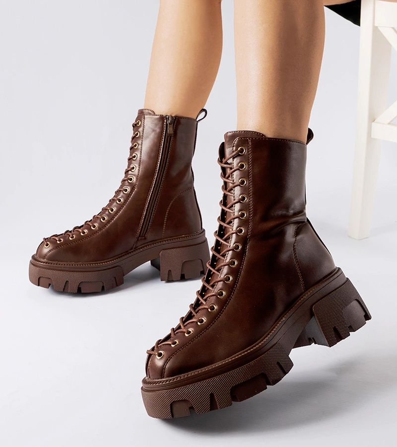 Barna bélelt bakancsok Amla kötéssel