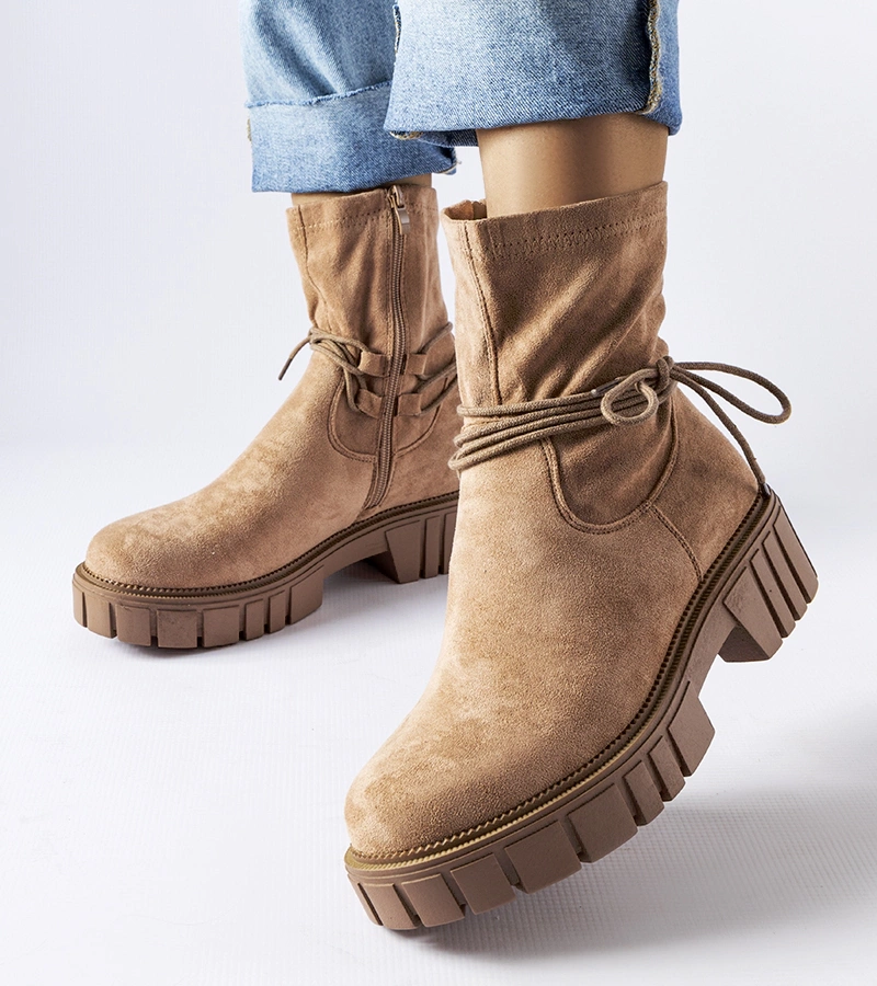 Averardo bézs bokacsizma kötővel