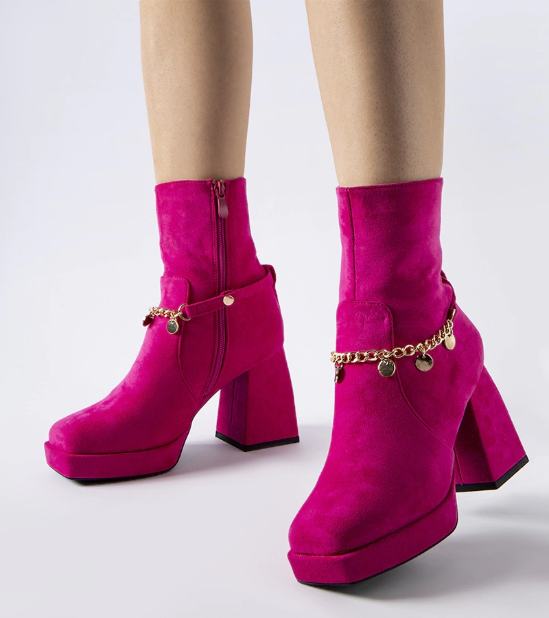 Rózsaszín melegített bokacsizma Saviore medállal