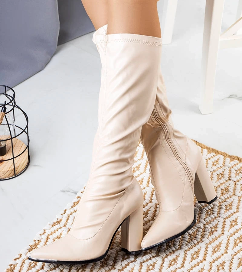 Velass bézs szárnyas csizma