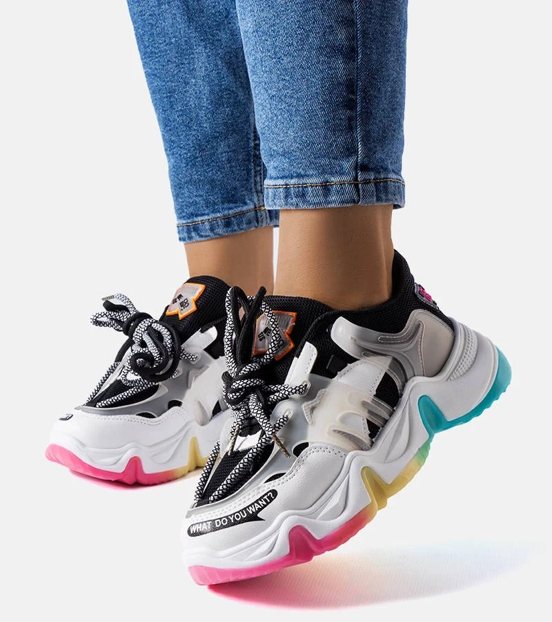 Fekete anyagokból készült Grondin sportcipők