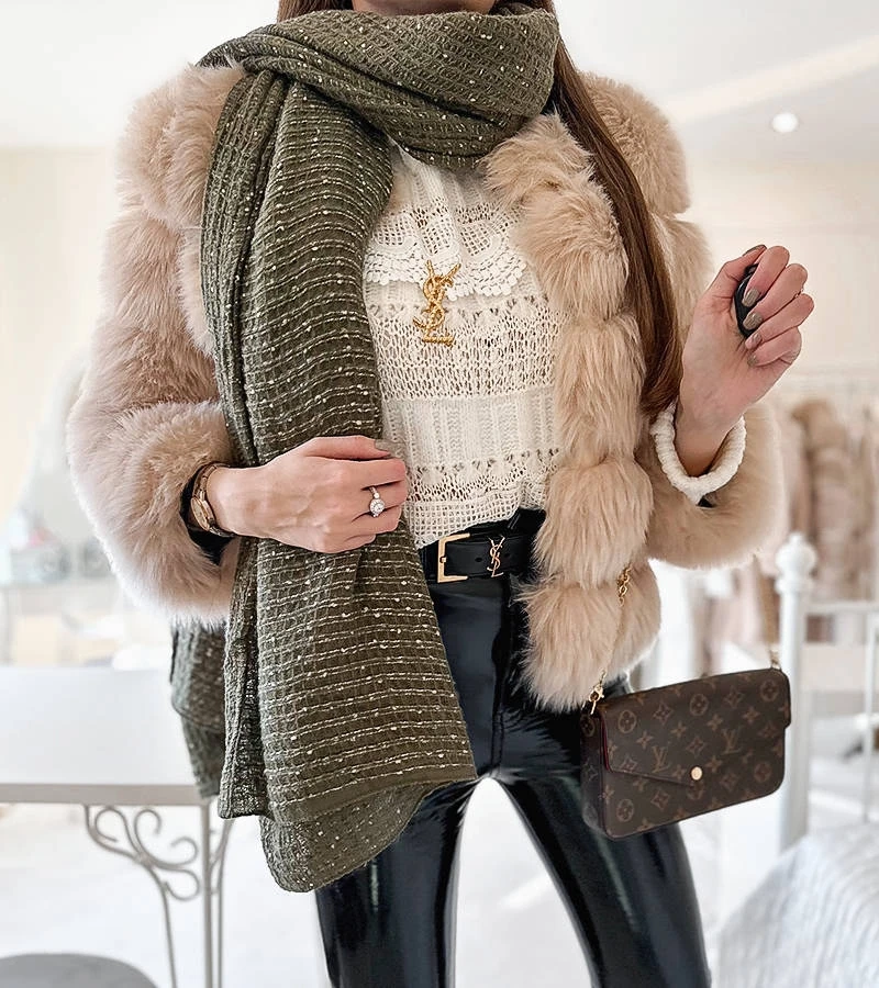 Zöld pöttyös Khalil sál