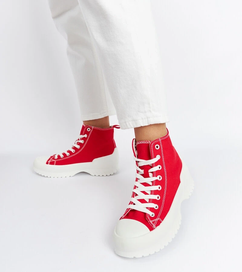 Bokáig érő piros tornacipő Ronchis