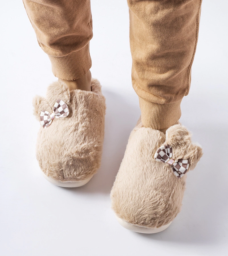 Buga melegített női papucs bézs színben nyuszifülekkel