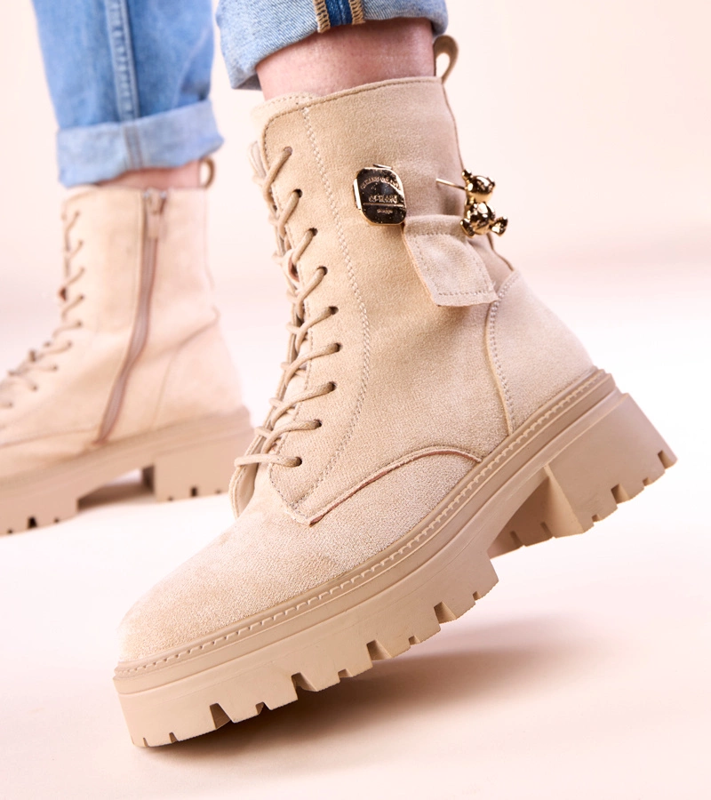 Bézs női bakancs arany mackóval Messey