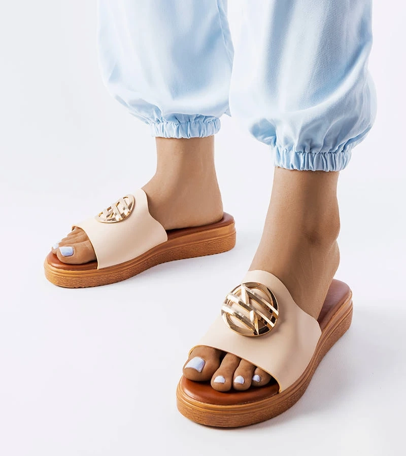 Beige platform papucs Michelle