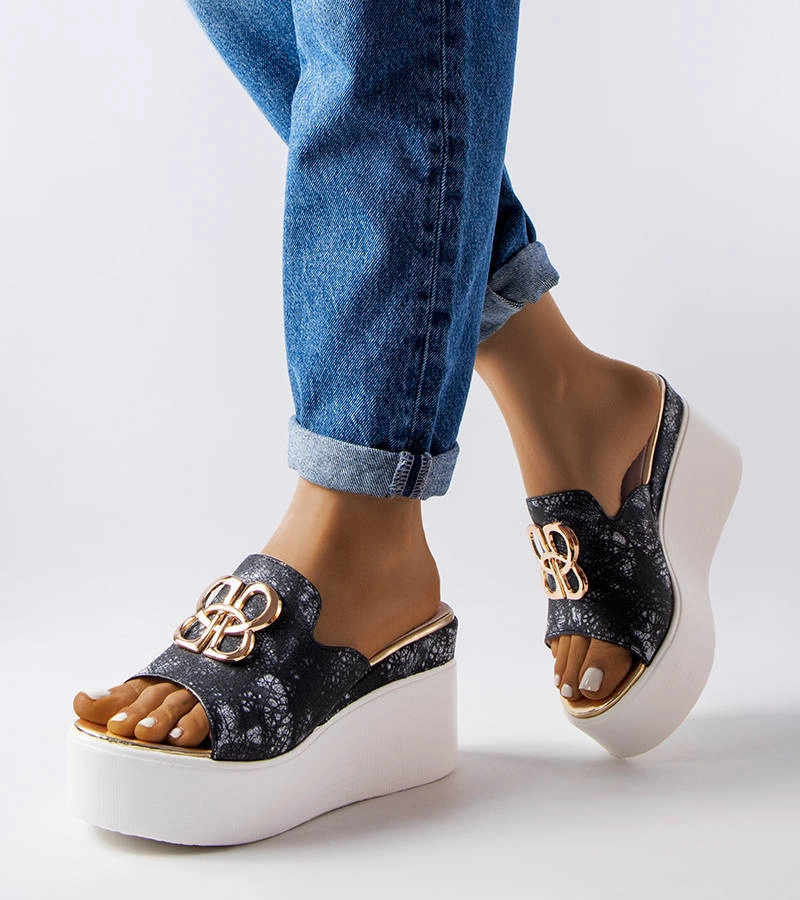 Fekete platformos szandál Havanna