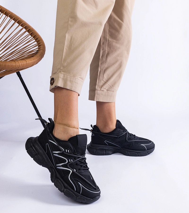 Fekete női tornacipő vastag talppal Colunga