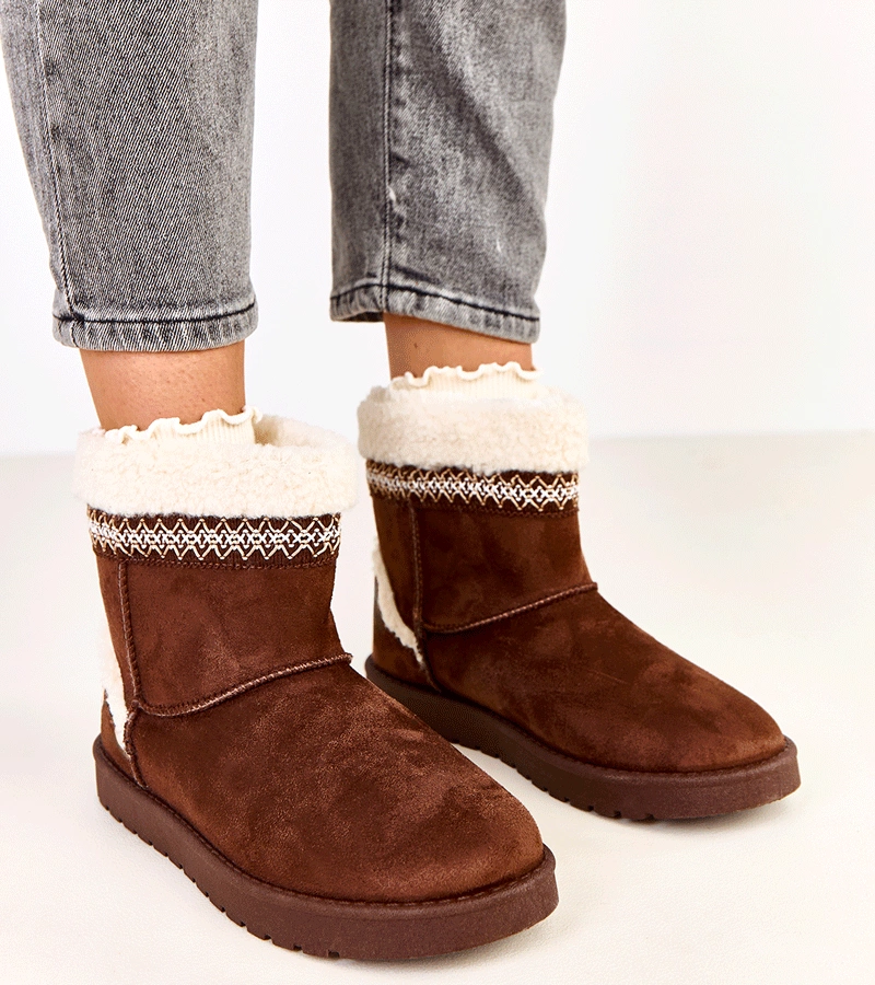 Barna, alacsony, hímzett Sensila hócsizma