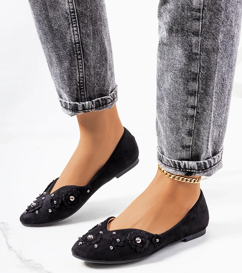 Fekete kivágással rendelkező balerinacipők Halah