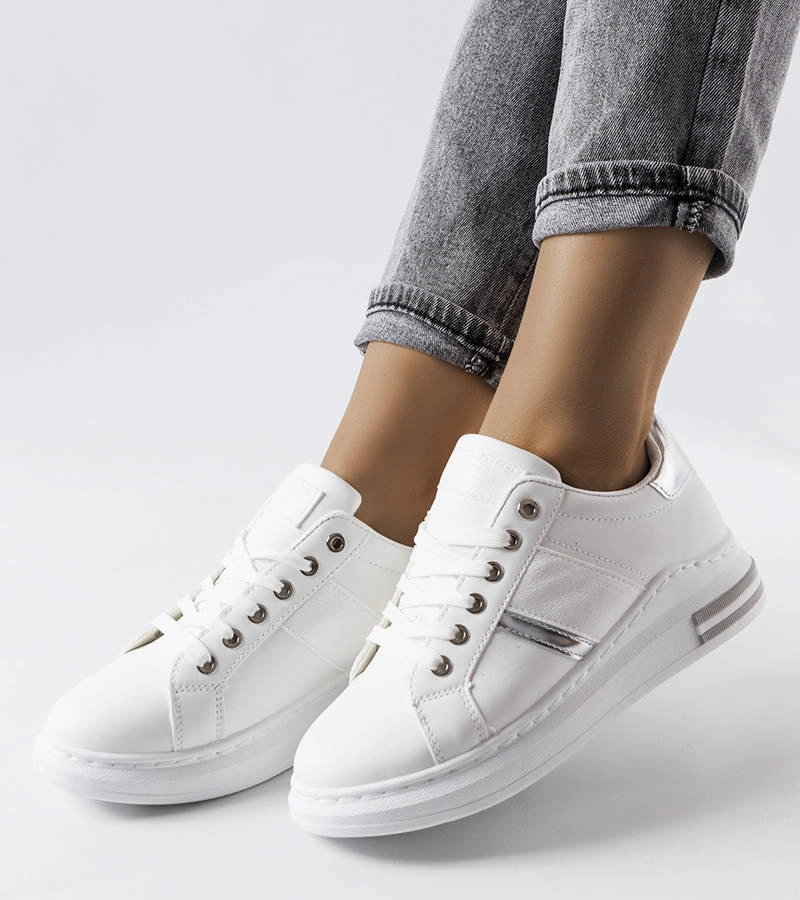 Fehér cipők Deans betétekkel