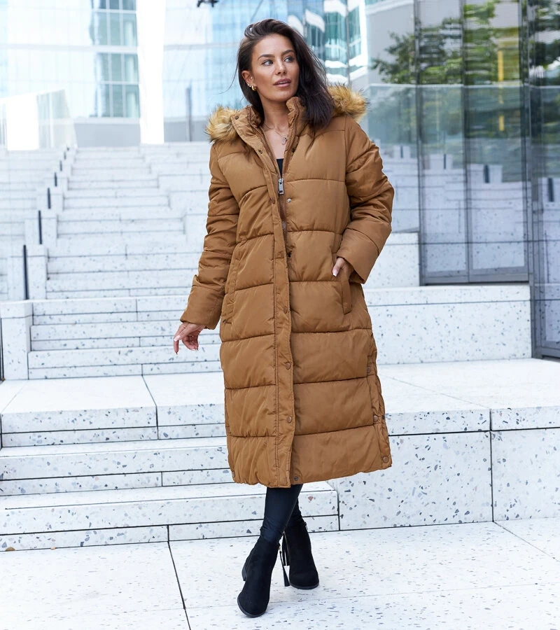 Barna hosszú kabát levehető kapucnival Fela