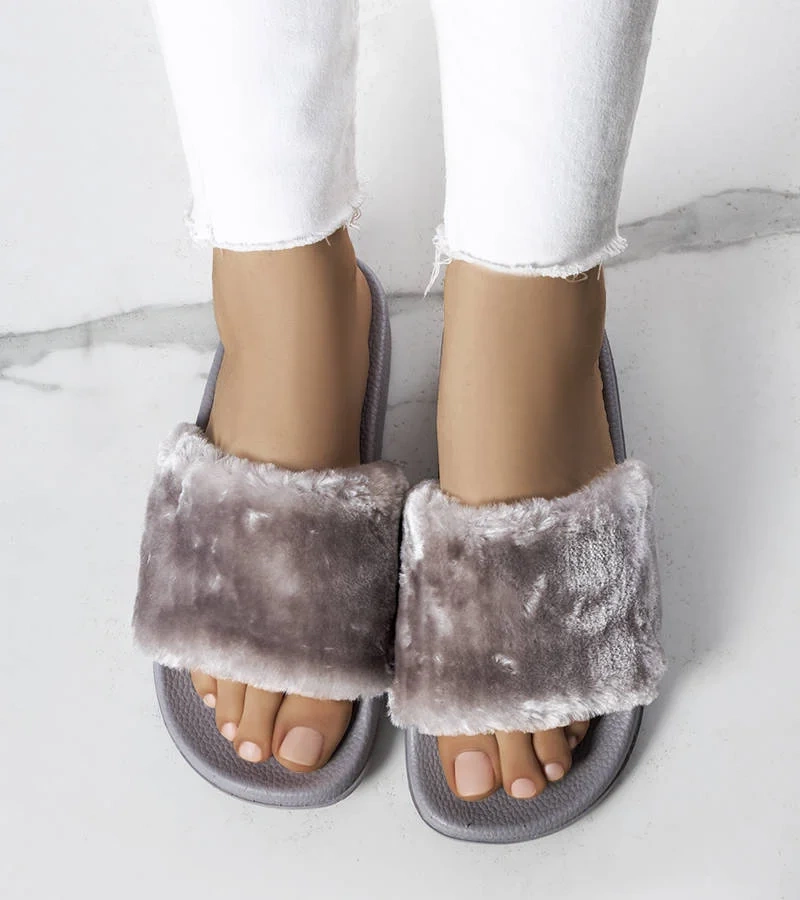 Szürke szőrös Ivory papucsok