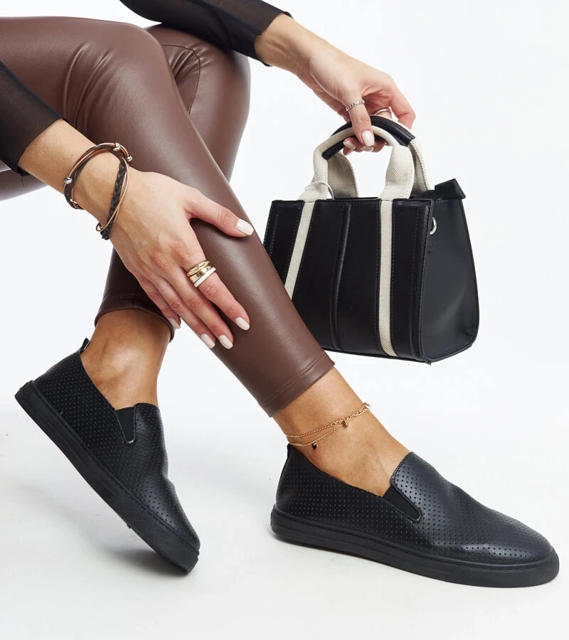 Sanan fekete félcipők