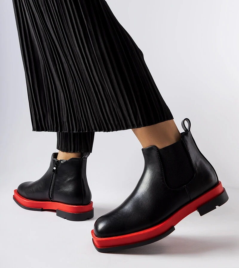 Fekete alacsony lapos bokacsizma Tarquinia