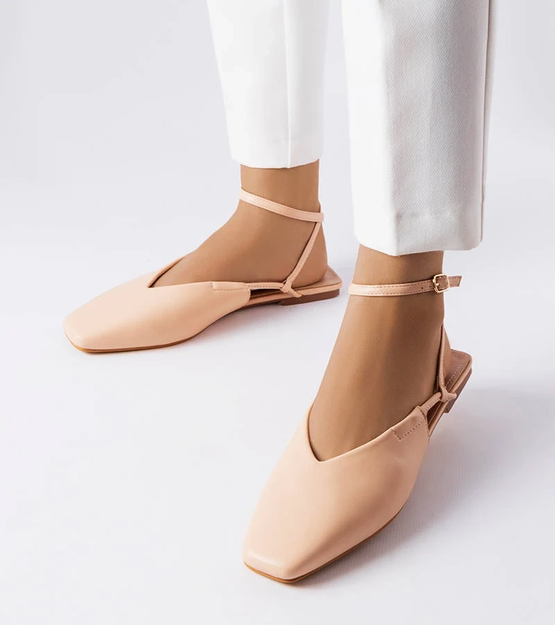 Rózsaszín szandál fedett orrú Jehovah