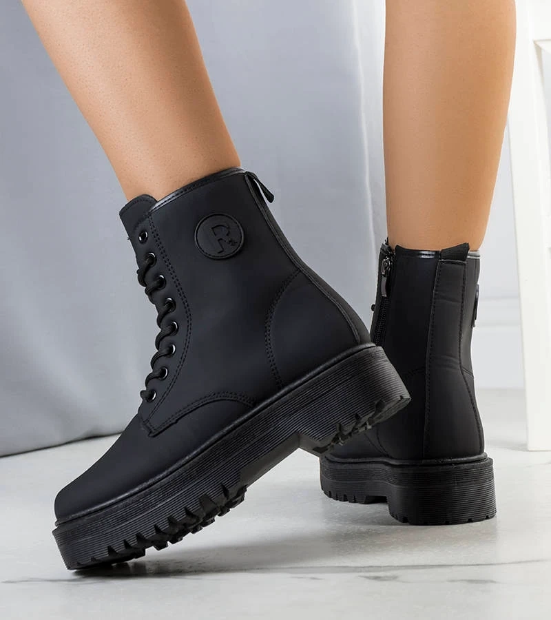 Fekete matt trapperek Dirk