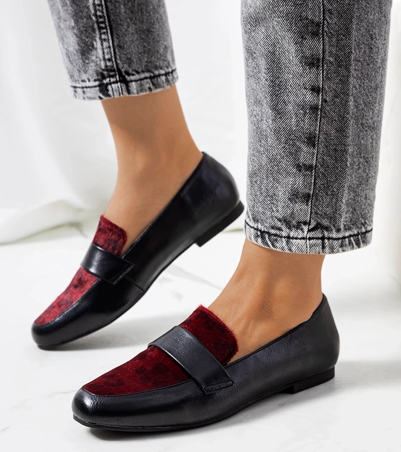 Fekete-bordó női félcipő Kolk